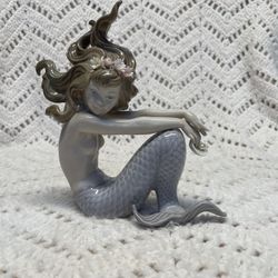 Lladro "Illusion" #1413 - Mermaid with Pearl Figurine