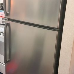 Refrigerator in excellent condition