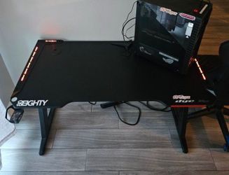 Gaming desk with leds