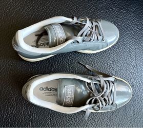 Adidas Gray Shiny Shoes Size 9 Men like NEW