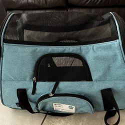 Pet Carrier for sale!