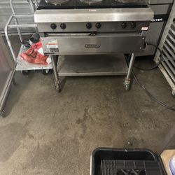 Brand New Home Chef Equipment ,Hobart Electric Six Burner Range  , Artisan Black Kitchen Aid Brand New 250$ Brand new Red Epicurian Kitchen Aide  , 