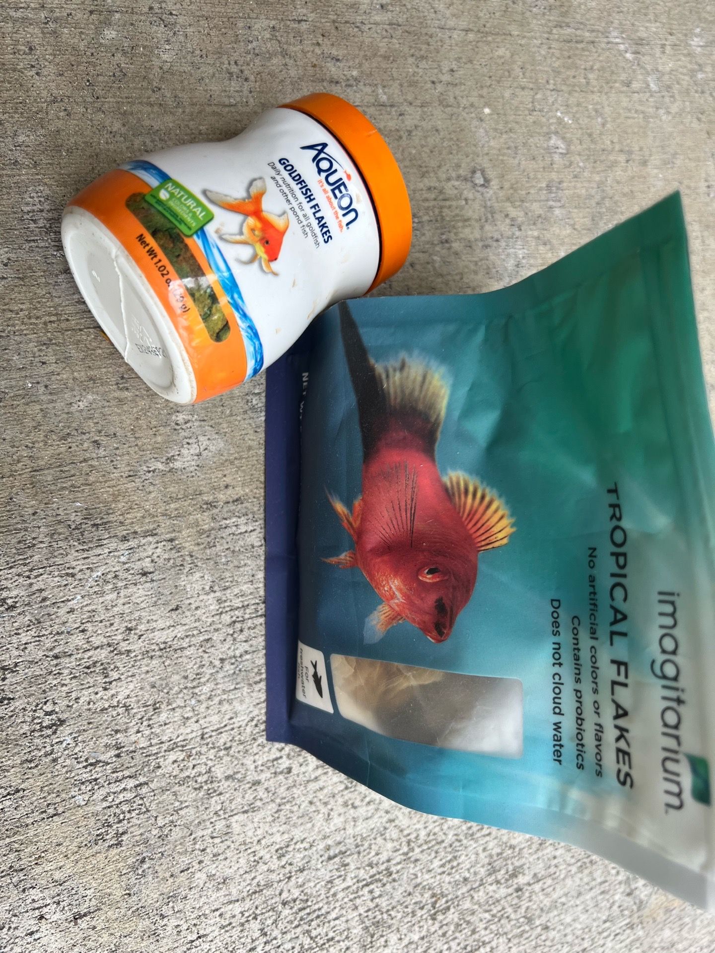 Tropical fish flakes