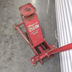 Snap-on Hydraulic Floor Jack Heavy Duty Made in USA No Low Offers/ Trades, Pls.  Pick up in Burien Yes Available