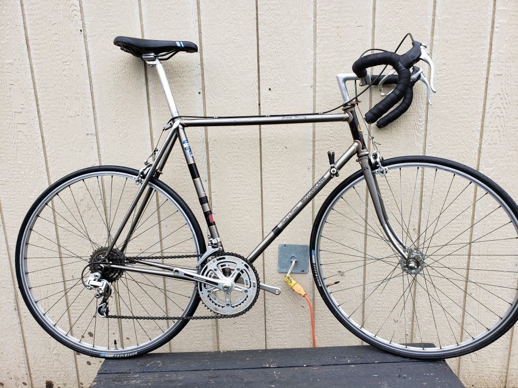 Motobecane Grand touring road bike