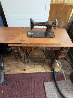 Singer Sewing Machine And Table