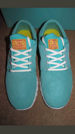 Nike SB DS size 9 $75