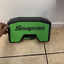 Snapon speaker