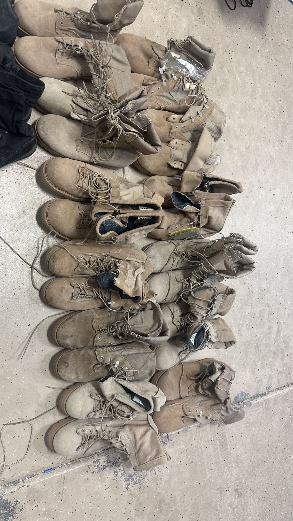 🥾 Men’s Military Boots – Size 7W & 8W – Multiple Pairs! 🥾 💰 $40 each OBO – Bundle Deal Available!