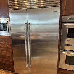 48” Sub Zero Built In Refridgerator - Internal Ice/Water Dispenser