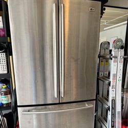 Large Refrigerator (please read description)