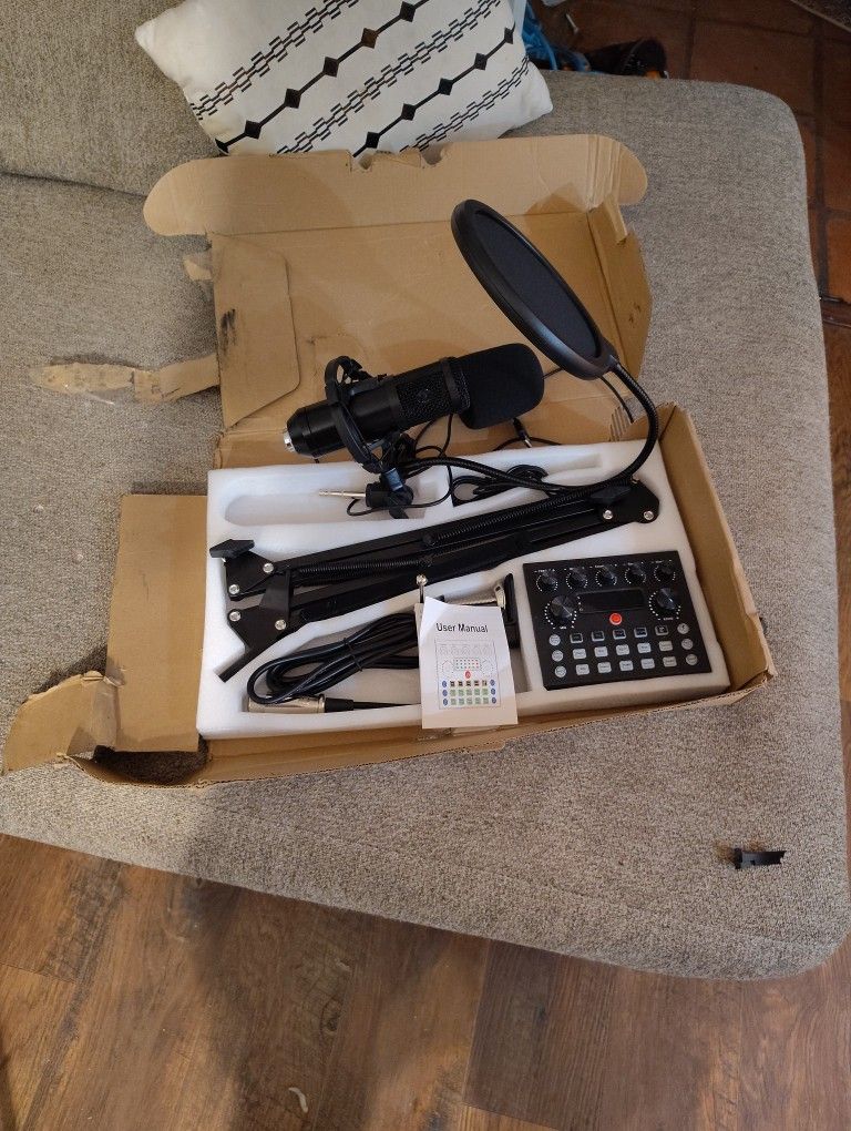 Complete Podcast/ Recording Studio Kit