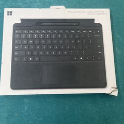 Microsoft Surface Slim Pen (2nd Edition) and Pro Keyboard for Pro (11th Edition)