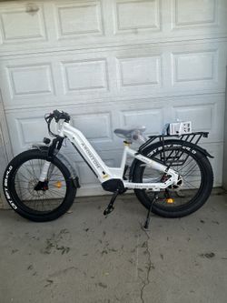 Step-through Adventure Explorer E300 Pro 