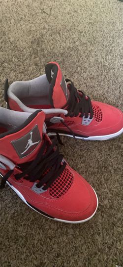 Jordan 4s size 6y