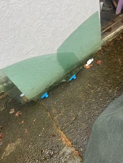 2015 Chrysalis 200 Door Glass