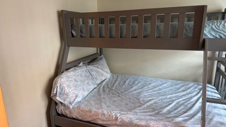 Full/Twin Size Bunk Bed