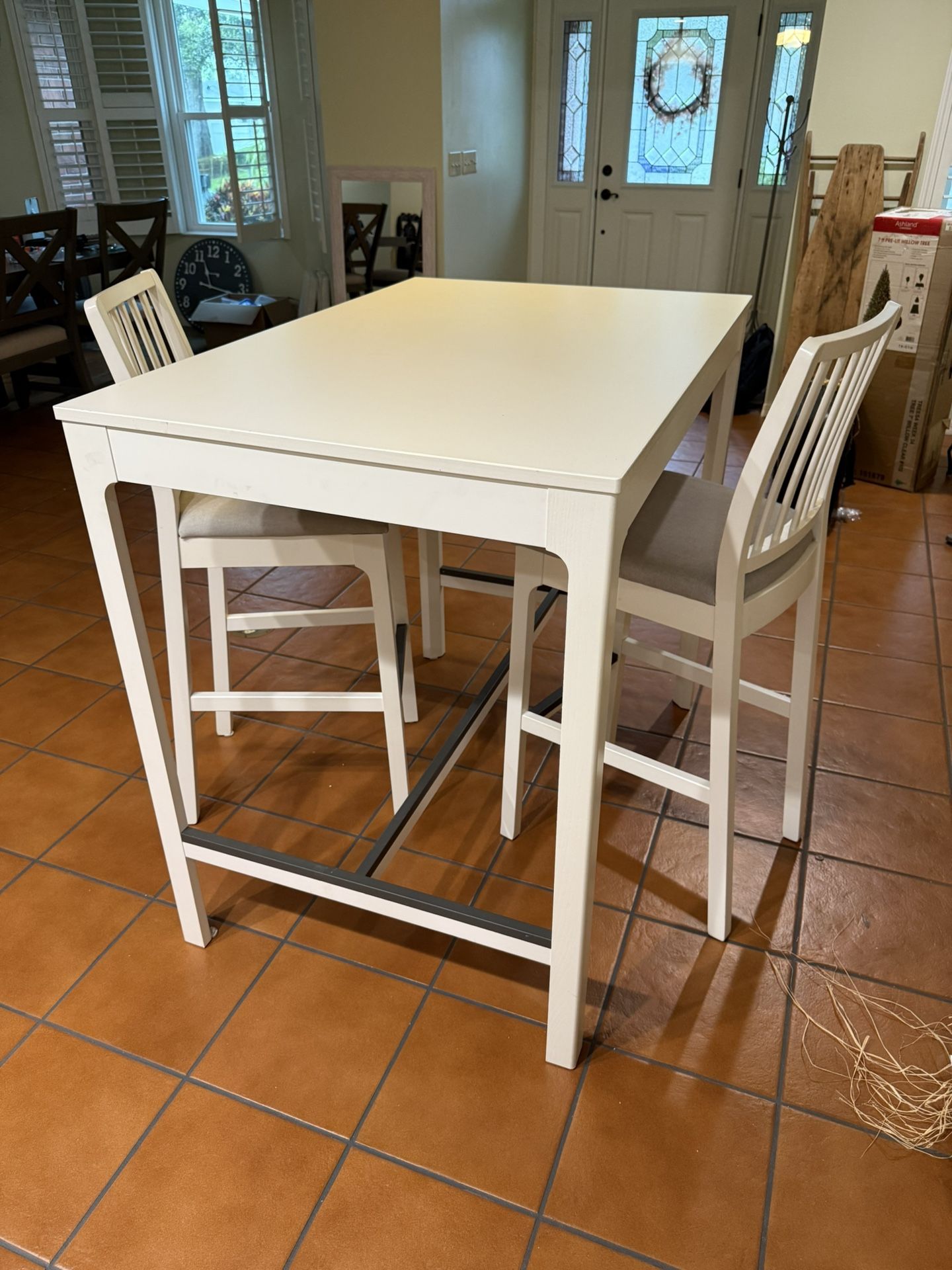 Bar Table With 2 Chairs