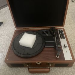 LyriHerz - Brown Suitcase Portable Turntable