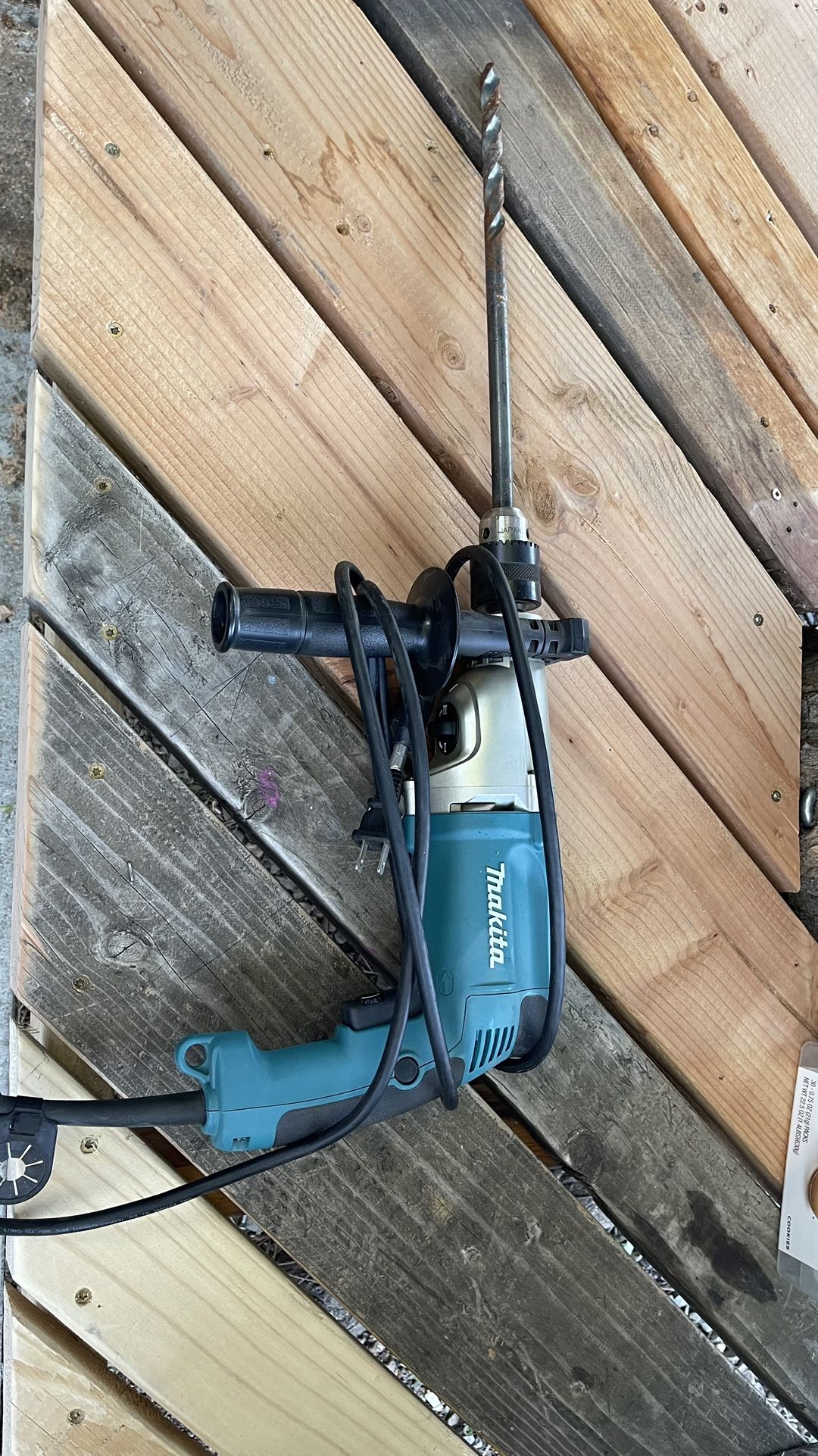 Makita Hammer drill HP2050