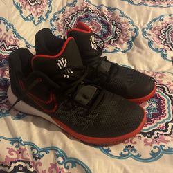 Kyrie basketball Shoes 9.5