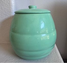 Bauer pottery cookie jar with lid