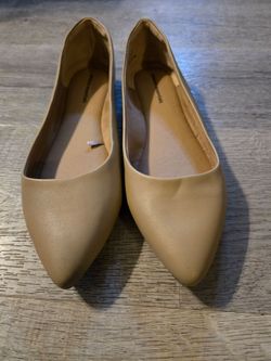 Amazon Basics Flats Size 9 1/2