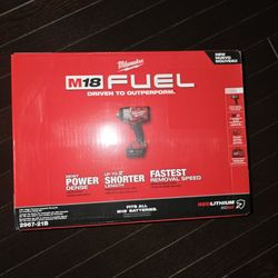 
Milwaukee
M18 FUEL 18V Lithium-Ion Brushless Cordless 1/2 in. Impact Wrench w/Friction Ring Kit w/One 5.0 Ah Battery and Bag
