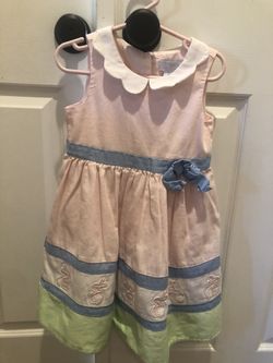 $5 girls dresses 👗 size shown on pictures.