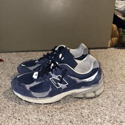 2002R New Balance NAVY BLUE