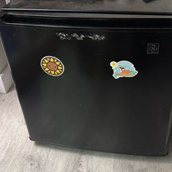 Mini Fridge 