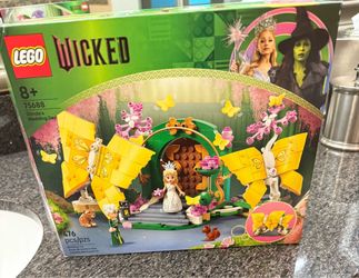 LEGO Wicked Glindas Wedding Day #75688