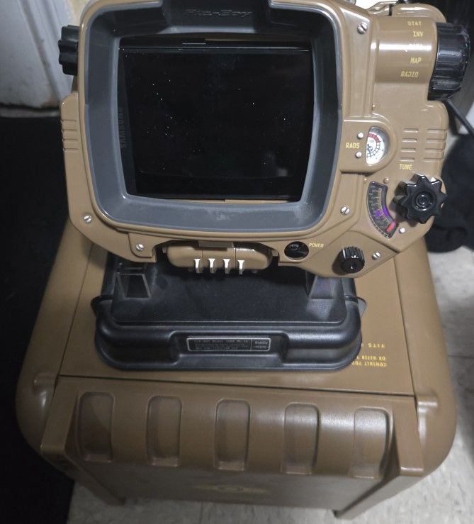Fallout 4 Pip-Boy Model 3000 Mk IV Collector's Edition