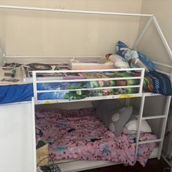 Twin Beds With Wilde