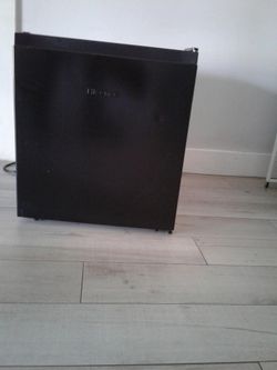 mini fridge 17 W x 18 L x 19 H inches