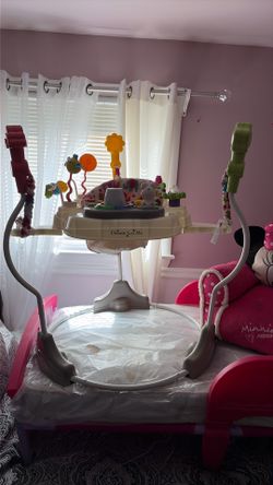 Dream on me Activity Center and Bouncer