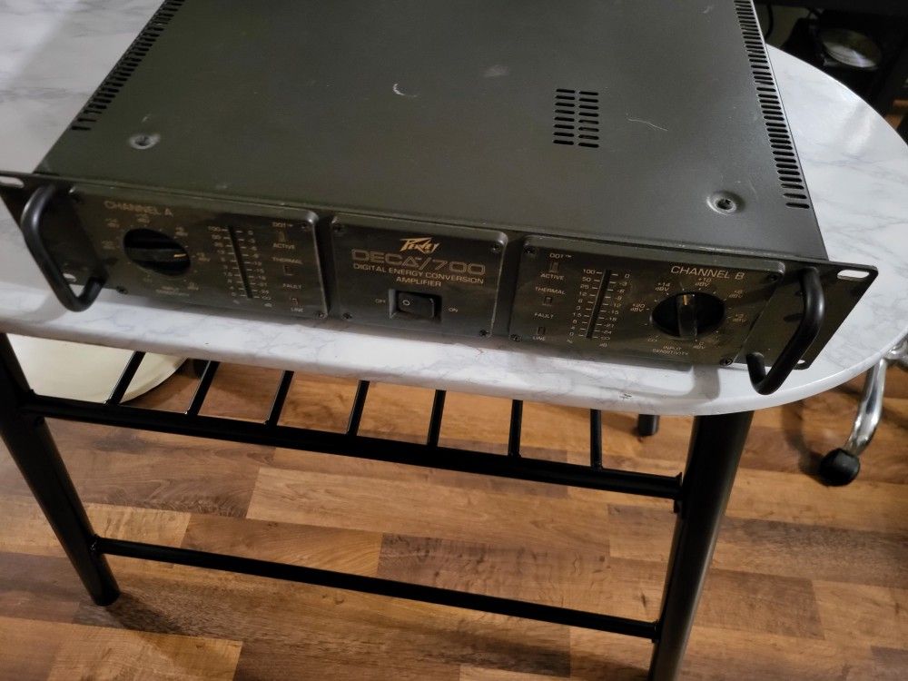 Peavey Deca/700 Powered Amplifier 