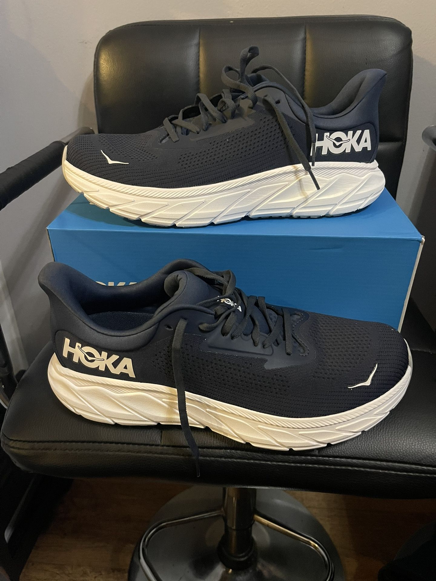 Hoka Arahi 7/ Navy Blue Size 11.5D Men’s $95