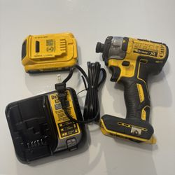Dewalt 20v XR impact gun 3speed with 2AH battery and charger 