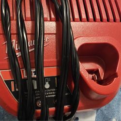 Milwaukee M12 Charger