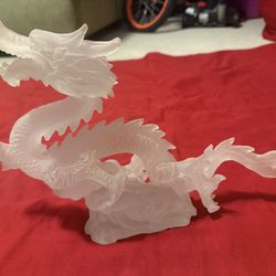  White Frosted Dragon Statue