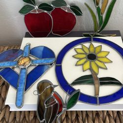 Vintage Tiffany Style Stained Leaded Glass Cattails Bird Suncatcher Farmhouse Decor Hanging Art Glass Artwork Sun Catcher Window Art Decor 