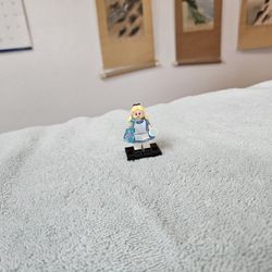 Lego Disney Alice in Wonderland Minifigure, Retired 