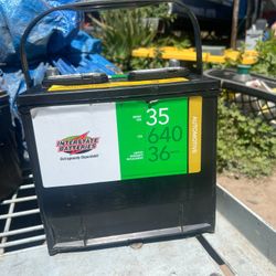 Group 35 Interstate Car 800ca 640cca Battery  Good Condition 100% Charge  