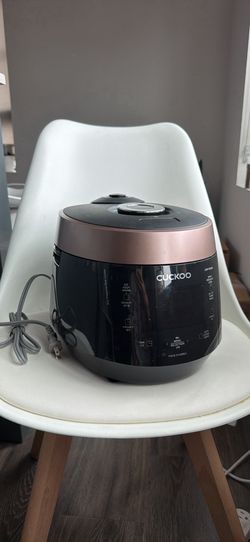 CUCKOO Rice Cooker - Like New