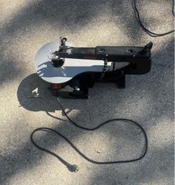 Title: WEN 3920 16” Variable Speed Scroll Saw – Woodworking Tool  Price: $85 OBO  Condition: Used – Good  Description: WEN 3920 16-inch scroll saw wit