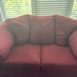 Darcy Red Love Seat 