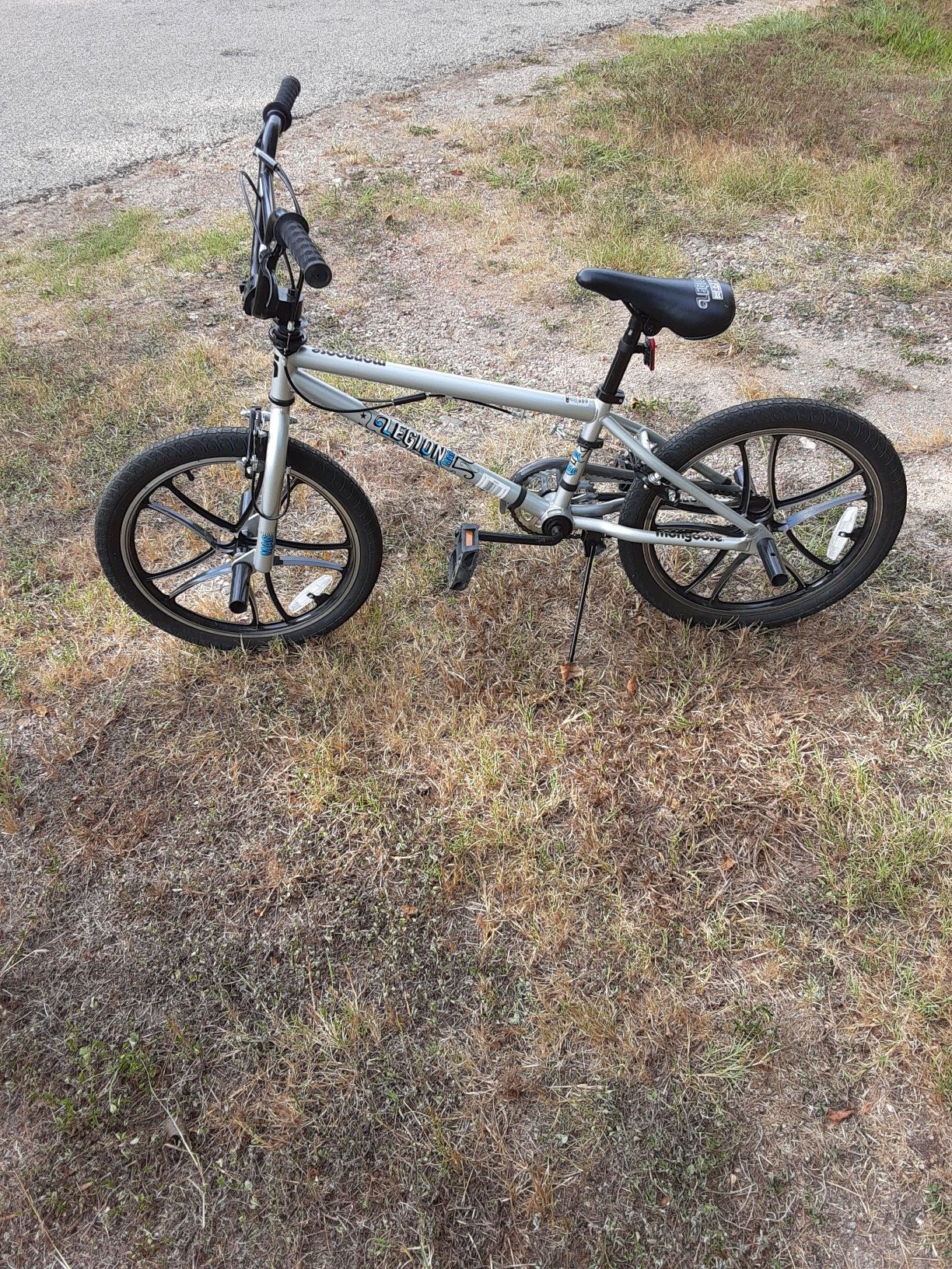 Mongoose legion max 20 inch bmx freestyle bike Youth Size