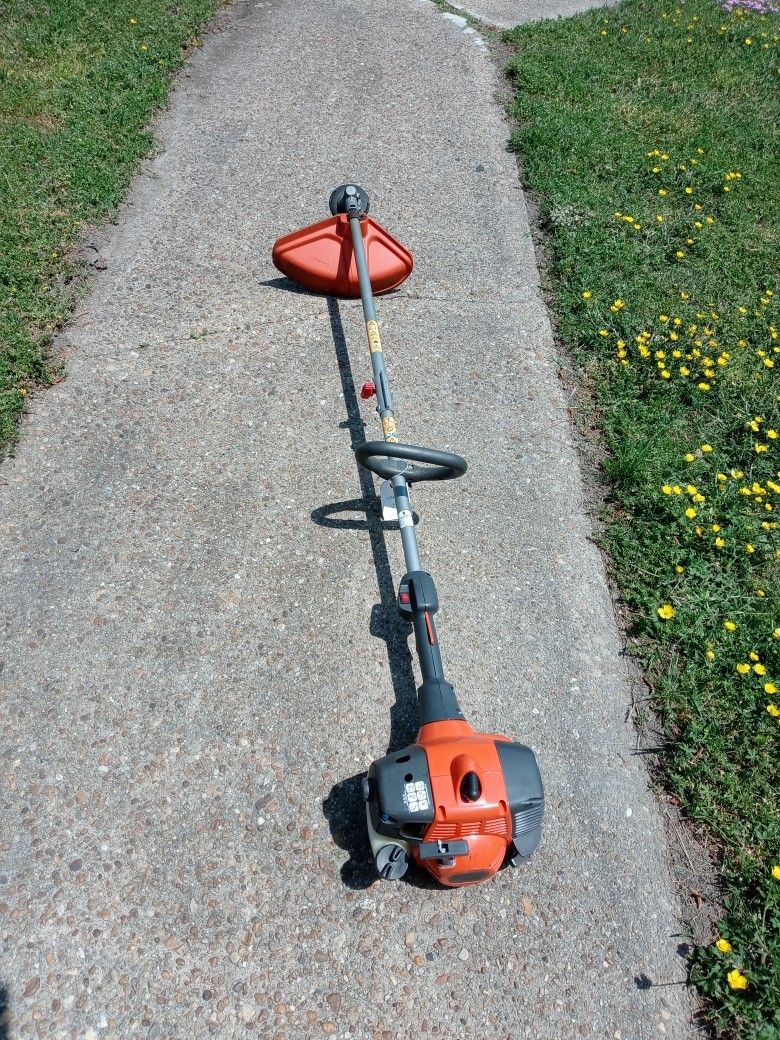 Husqvarna 128LD Split Shaft Weed Eater Can Take other attachments for