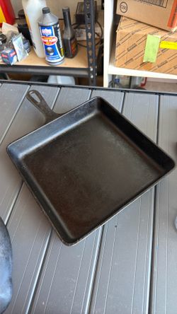 Griswold #8 square cast iron skillet